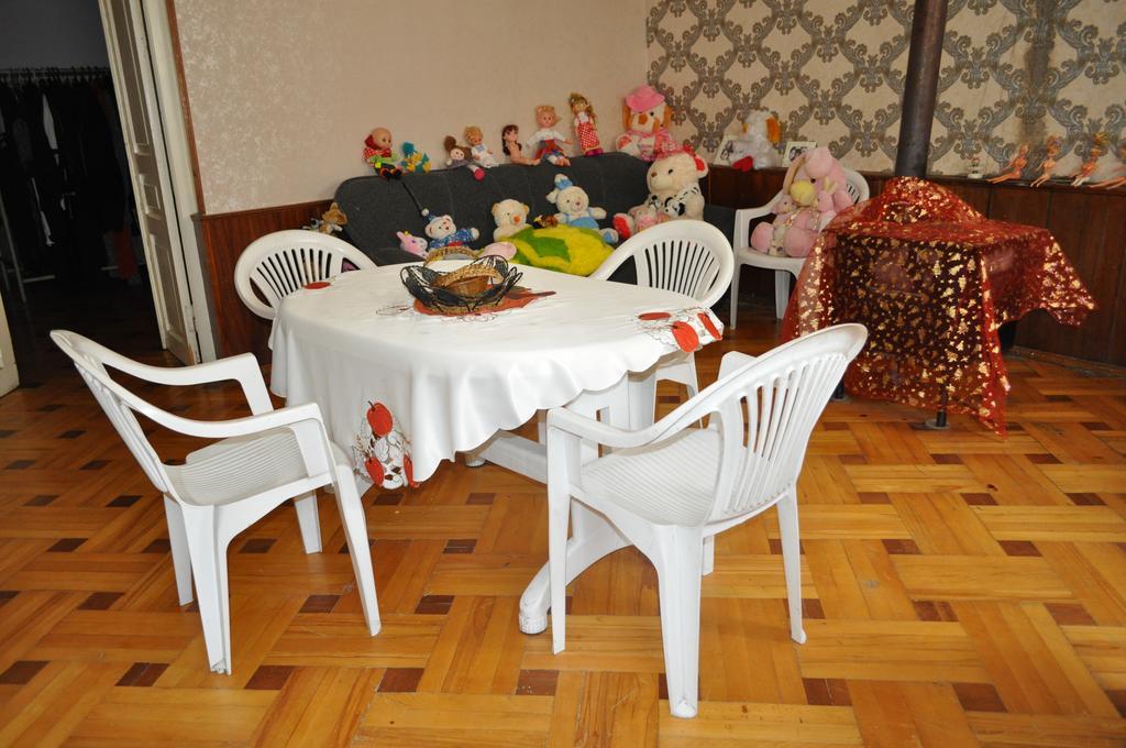 Guest House Cico Telavi Kültér fotó